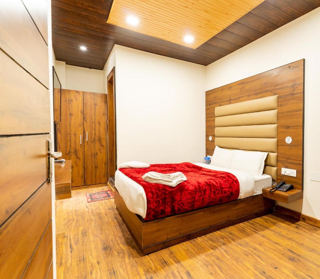 Hotel Woodland Nainital Bagian luar foto