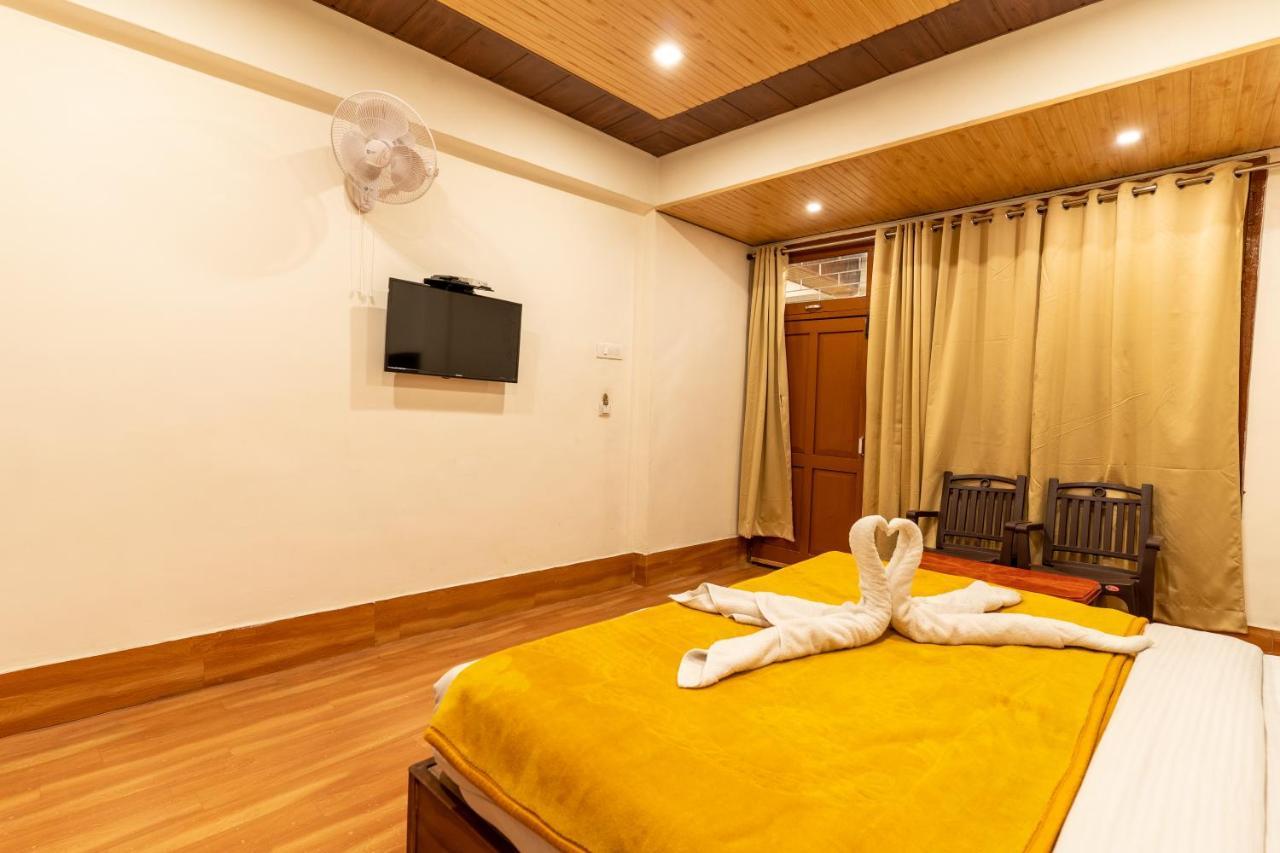 Hotel Woodland Nainital Bagian luar foto
