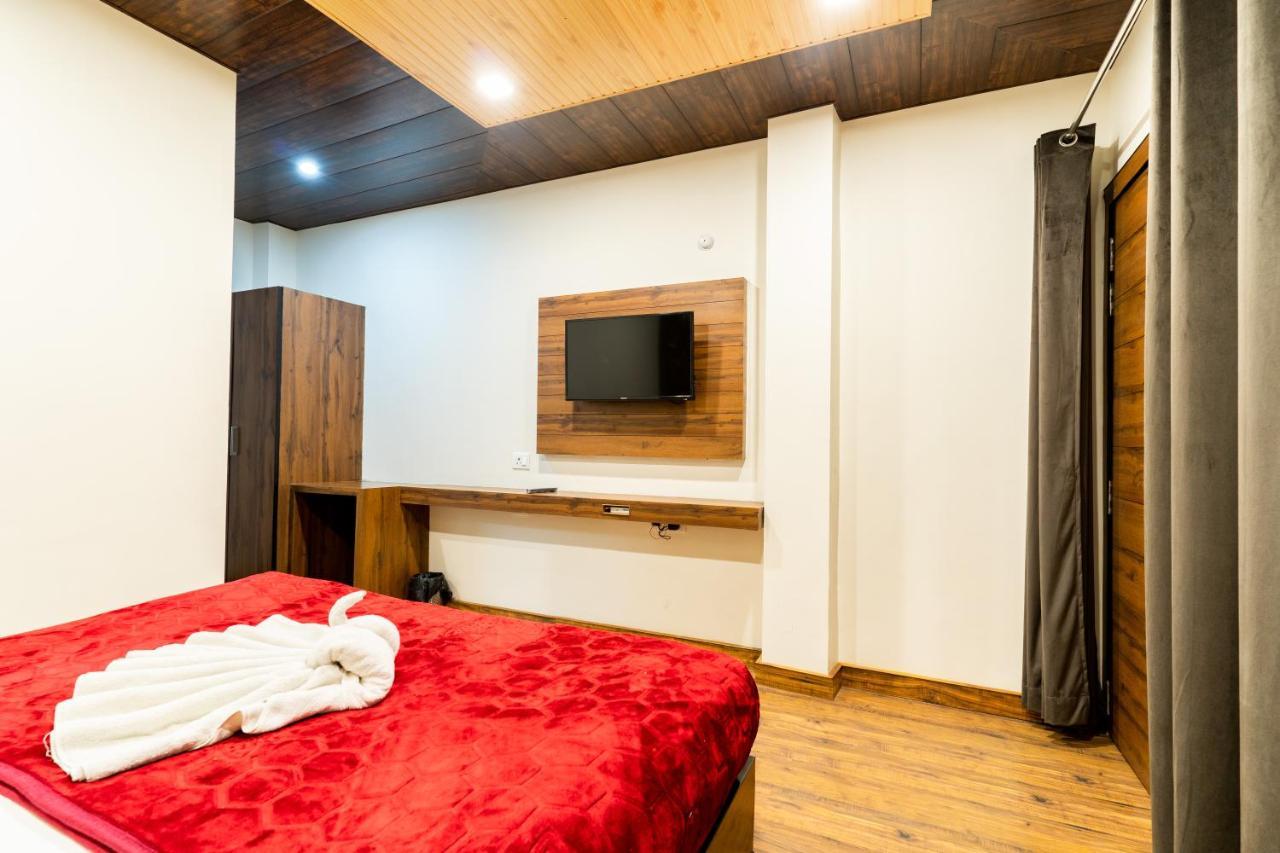Hotel Woodland Nainital Bagian luar foto